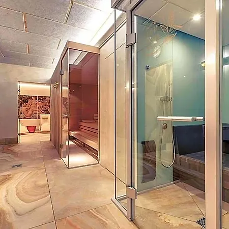 Plaza 4* Ρέγκενσμπουργκ