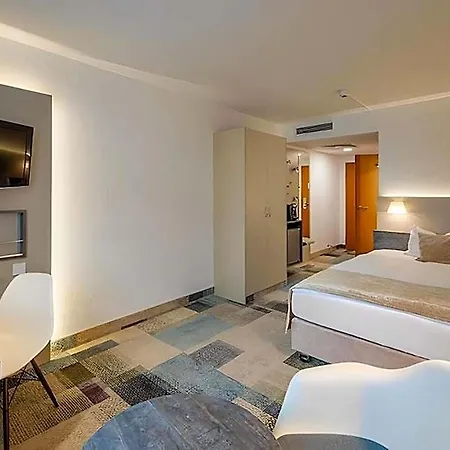 Ξενοδοχείο Plaza 4*