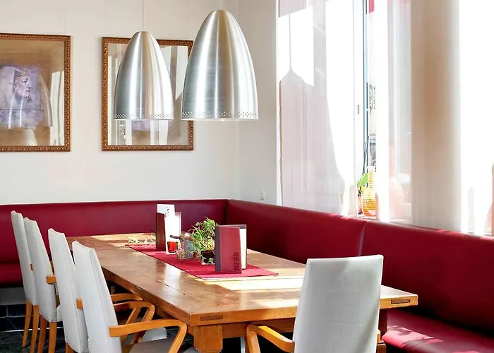 Plaza 4* Ρέγκενσμπουργκ